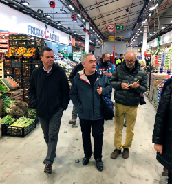 Ferran Adrià, de visita al Mercado de Frutas y Hortalizas