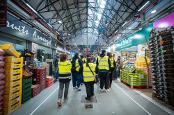 Usuaris de la Fundació Cares, a Mercabarna