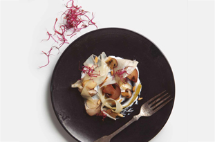 Lamines de calçot confitat amb ceps - Oilmotion Mercabarna